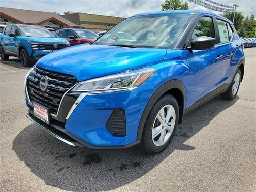 2025 Nissan Kicks S