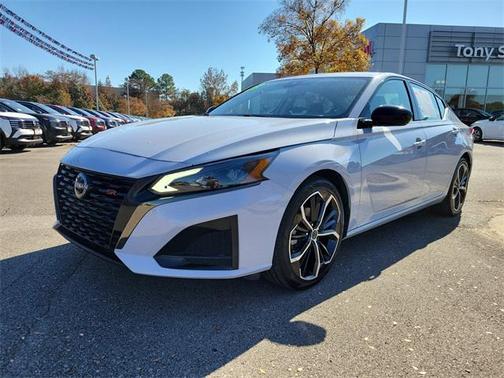 2023 Nissan Altima SR FWD