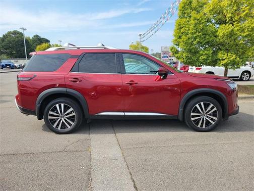 2024 Nissan Pathfinder Platinum 4WD
