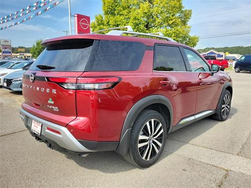 2024 Nissan Pathfinder Platinum 4WD