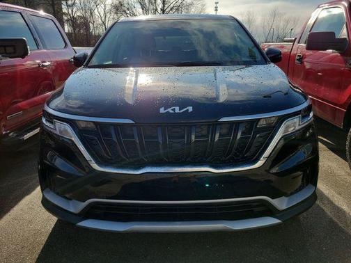 2023 Kia Carnival LX