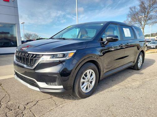 2023 Kia Carnival LX