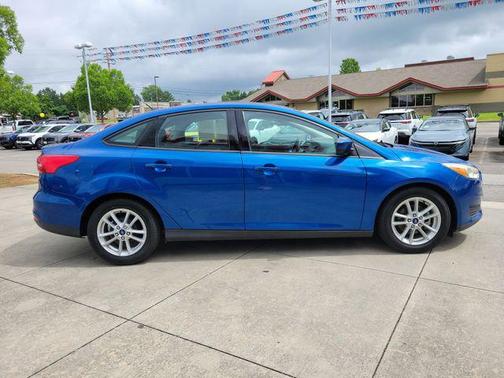 LIGHTNING BLUE 2018 Ford Focus SE