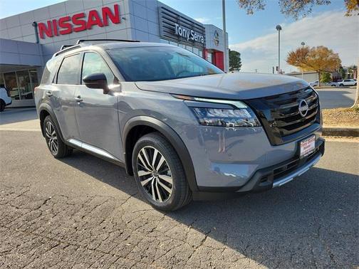 2025 Nissan Pathfinder Platinum FWD