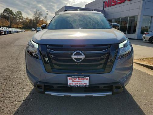 2025 Nissan Pathfinder Platinum FWD