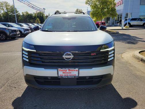 Aspen White Tricoat 2026 Nissan Kicks SR