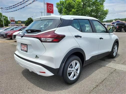 2025 Nissan Kicks S