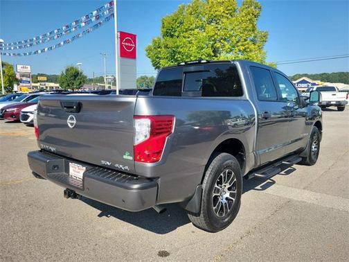 2024 Nissan Titan SV