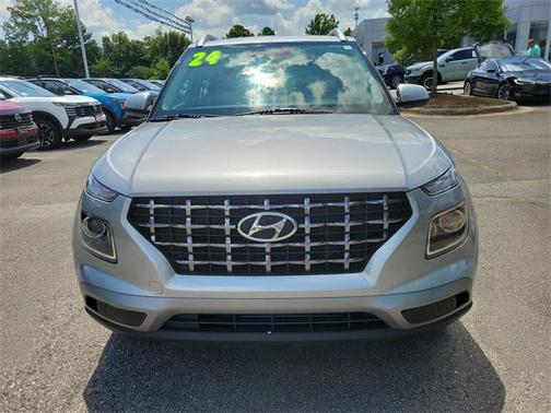 2024 Hyundai VENUE SEL
