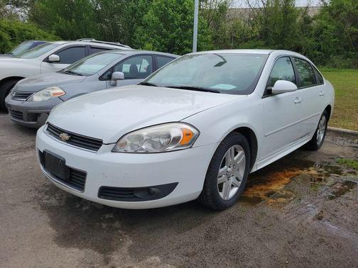 Summit White 2011 Chevrolet Impala Fleet