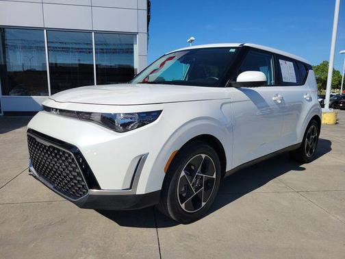 Snow White Pearl 2025 Kia Soul EX