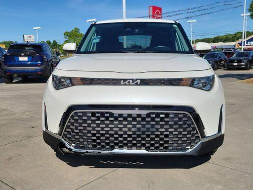 Snow White Pearl 2025 Kia Soul EX