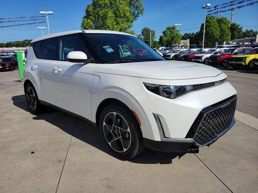 Snow White Pearl 2025 Kia Soul EX