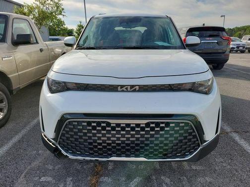 Snow White Pearl 2025 Kia Soul EX