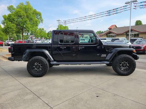 Black Clearcoat 2021 Jeep Gladiator Overland