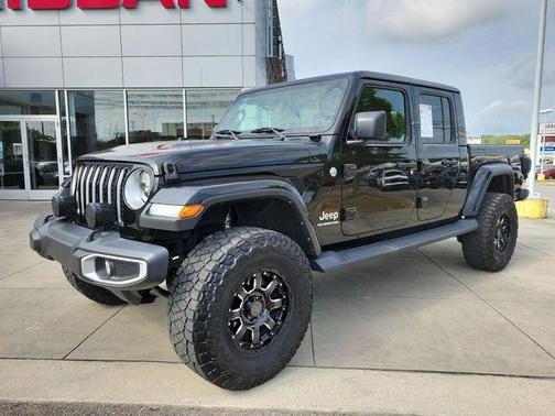 Black Clearcoat 2021 Jeep Gladiator Overland