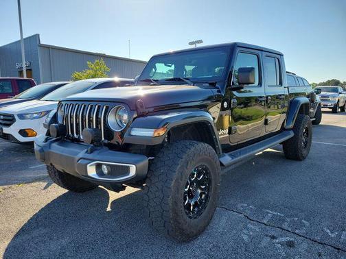 Black Clearcoat 2021 Jeep Gladiator Overland
