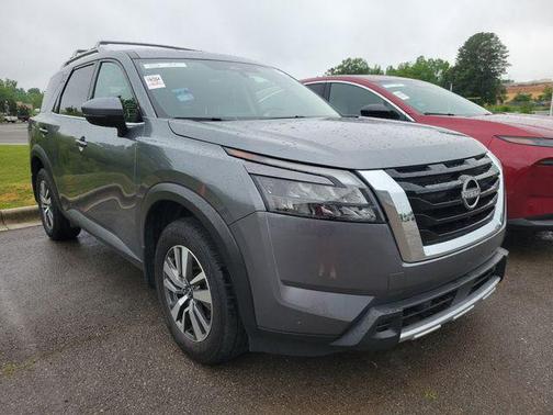 Gun Metallic 2025 Nissan Pathfinder SL 4WD