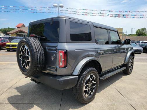 CARBONIZED GRAY METALLIC 2024 Ford Bronco Outer Banks
