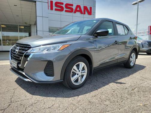 Gun Metallic 2025 Nissan Kicks S