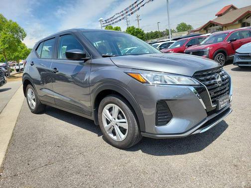 Gun Metallic 2025 Nissan Kicks S