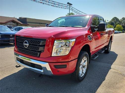 2024 Nissan Titan XD SV
