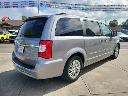 Billet Silver Metallic Clearcoat 2014 Chrysler Town & Country Touring-L