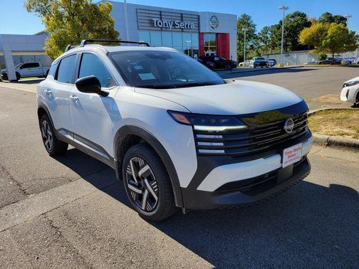 Aspen White Tricoat 2026 Nissan Kicks SV