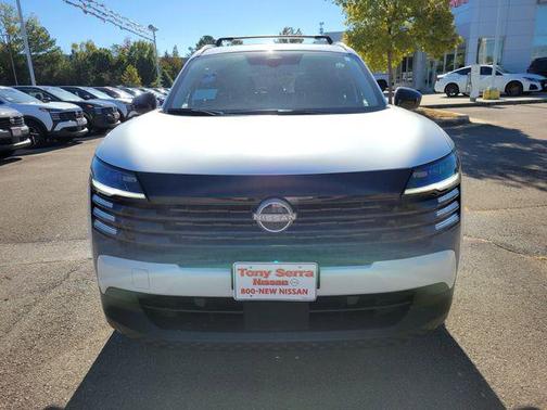 Aspen White Tricoat 2026 Nissan Kicks SV