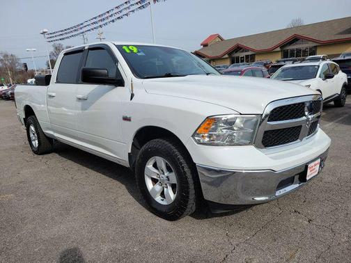 2019 RAM 1500 SLT