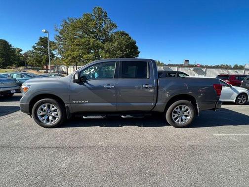 2021 Nissan Titan SV