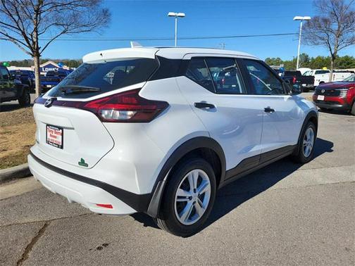 2025 Nissan Kicks S