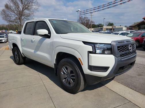 2025 Nissan Frontier SV