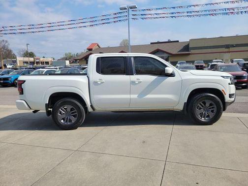 2025 Nissan Frontier SV