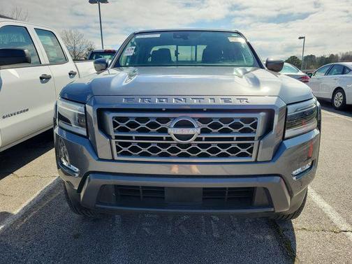 2024 Nissan Frontier SL