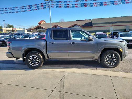 2024 Nissan Frontier SL