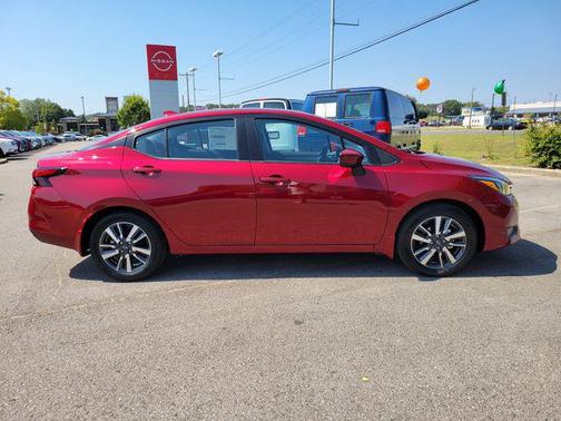 Scarlet Ember Tintcoat 2025 Nissan Versa 1.6 SV