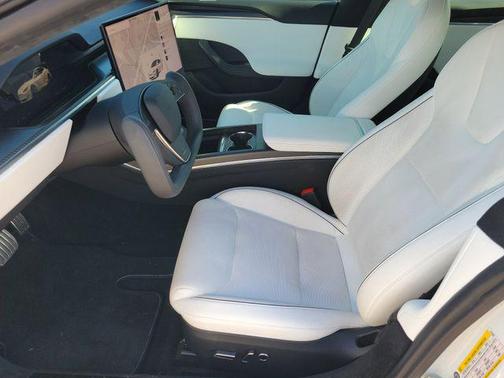 2022 Tesla Model S Plaid
