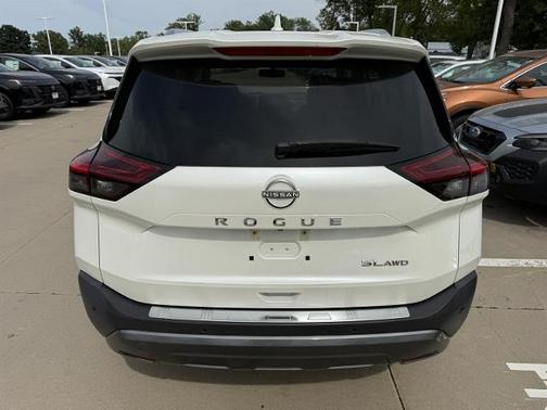 White 2023 Nissan Rogue SL