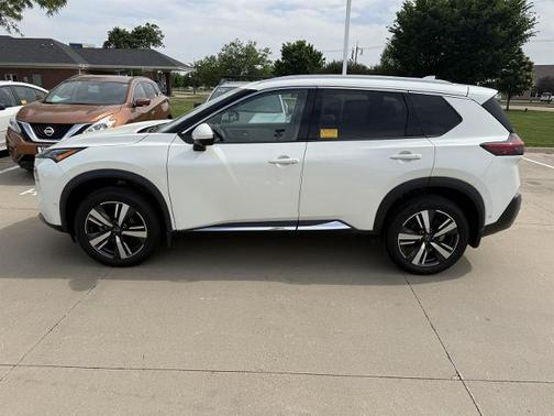 White 2023 Nissan Rogue SL