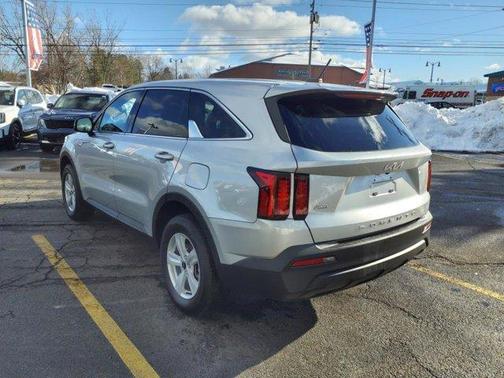 2022 Kia Sorento LX