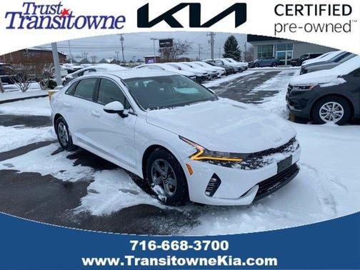 White 2023 Kia K5 LXS