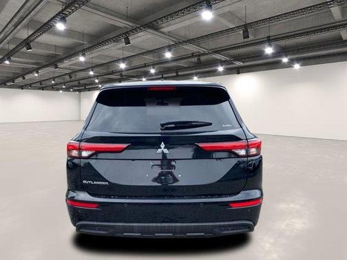 2022 Mitsubishi Outlander ES