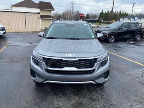 Steel Gray 2023 Kia Seltos LX