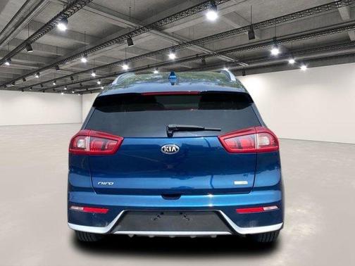 2017 Kia Niro LX