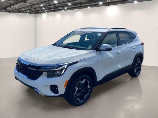 Snow White Pearl 2024 Kia Seltos EX