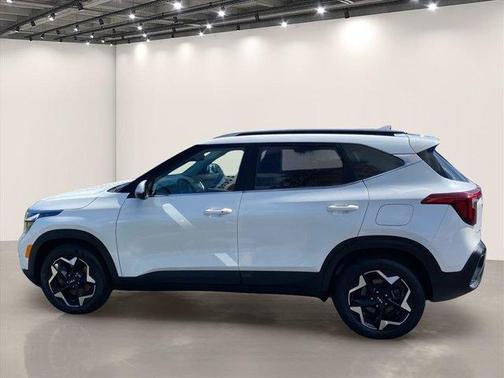 Snow White Pearl 2024 Kia Seltos EX