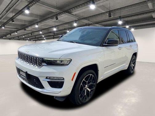 2022 Jeep Grand Cherokee Summit