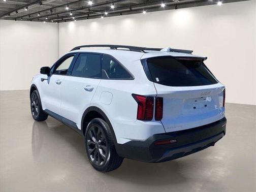 Glacial White Pearl 2023 Kia Sorento X-Line EX