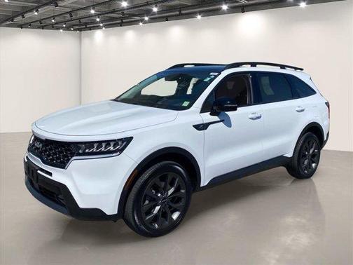 Glacial White Pearl 2023 Kia Sorento X-Line EX